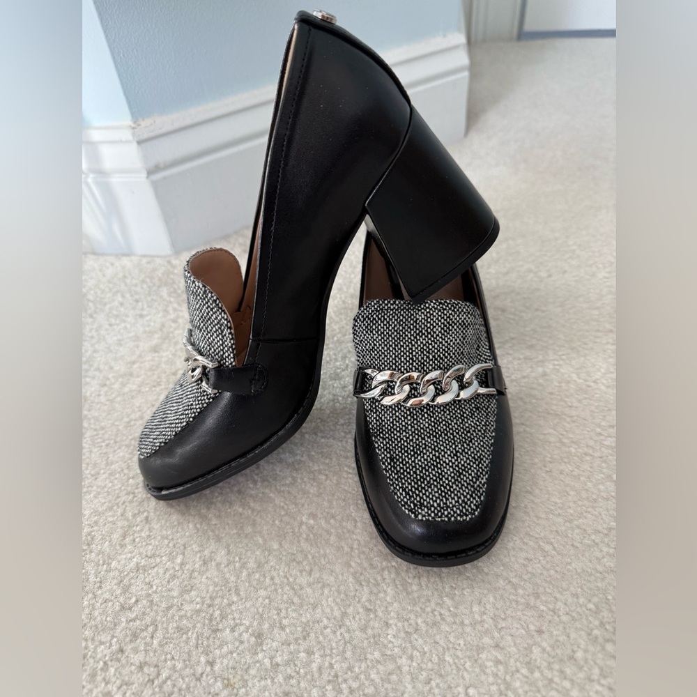 Chic Black and Gray Women's Loafers with Chain Detail